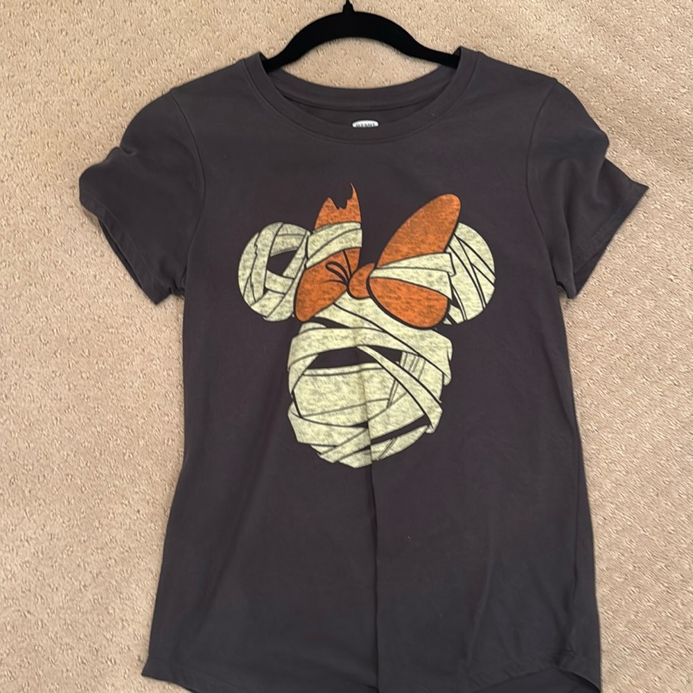 Disney Halloween shirt XS